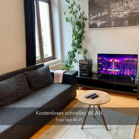 Zentrale, Helle Im Schicken Altbau-stil In Zentrum Sued-ost *